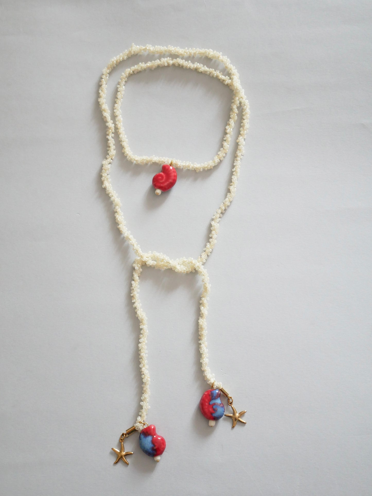 COLLAR VETTA BLANCO (cordón de ganchillo con rocalla)
