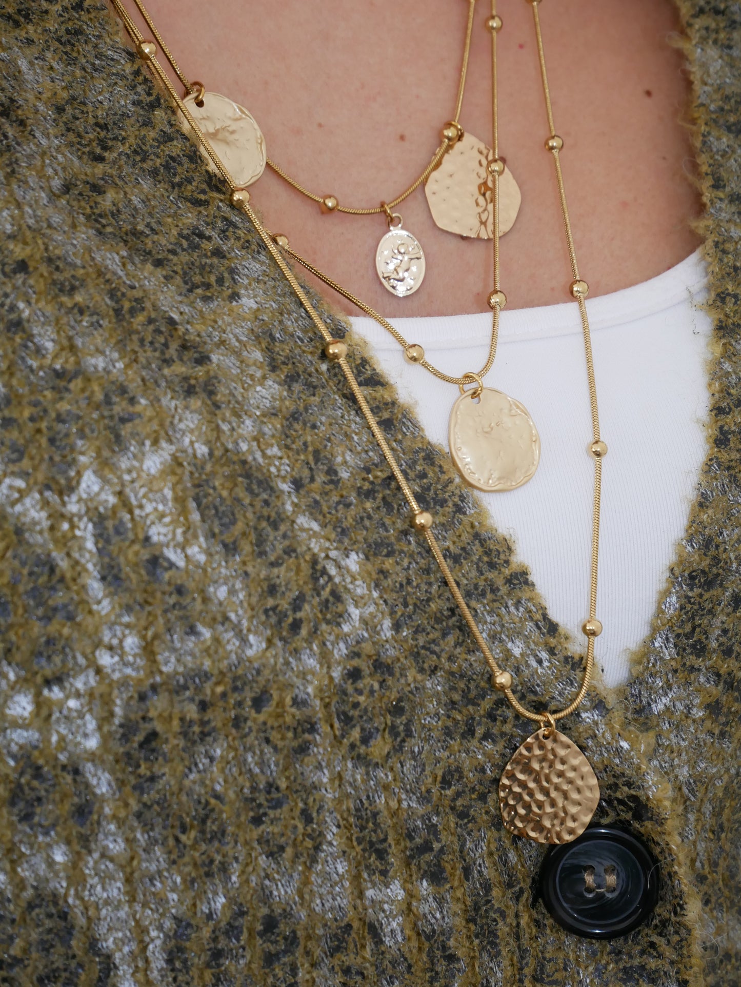 COLLAR TRIPLE MEDALLAS