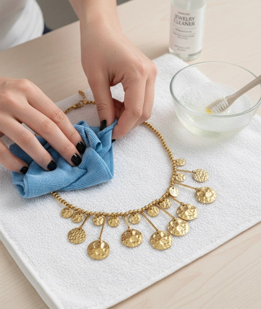 Limpieza de joyas de acero inoxidable: trucos fáciles para mantener su brillo.