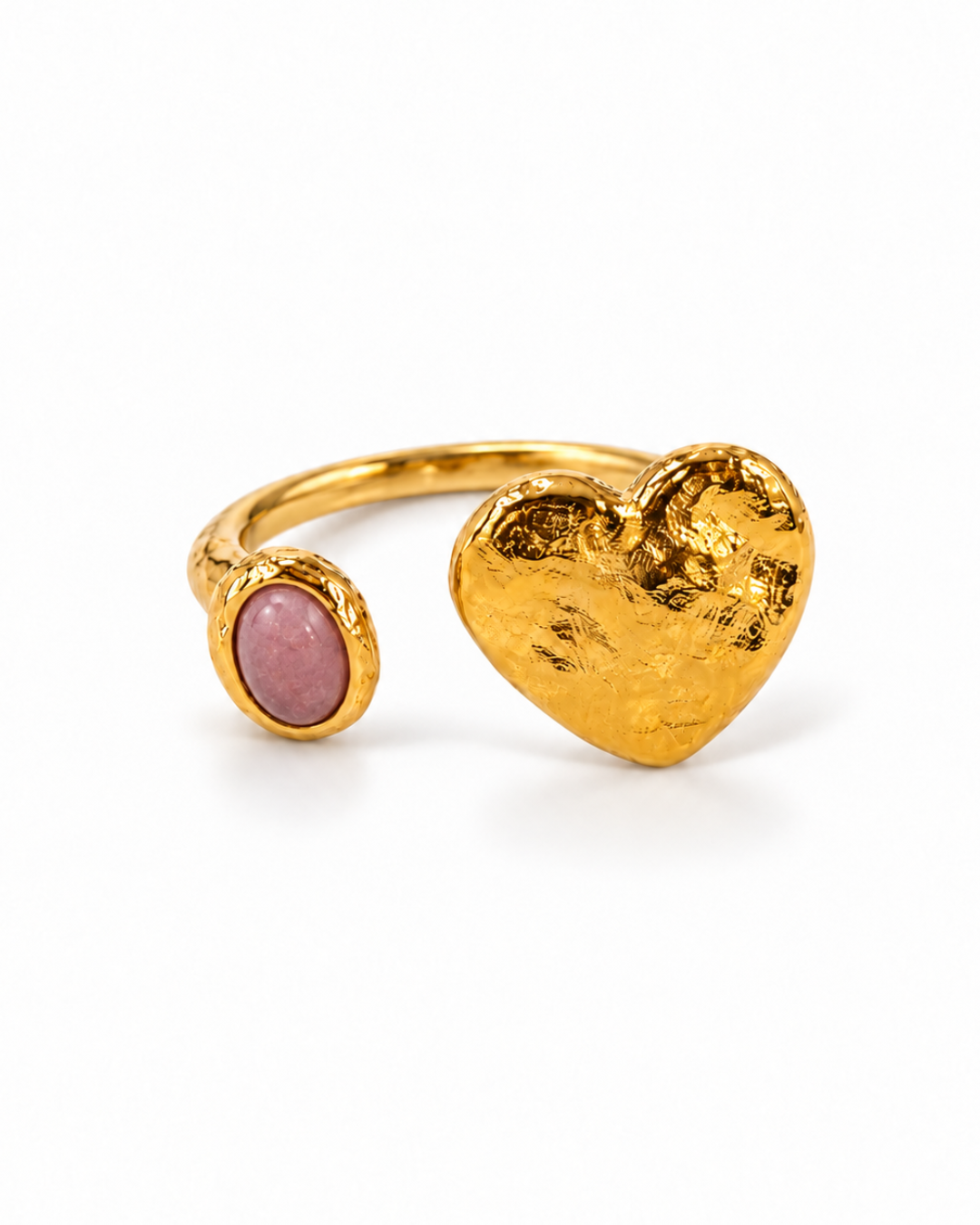 Anillo ajustable Éloise con corazón martillado y piedra rosa — Ayutthaya&me