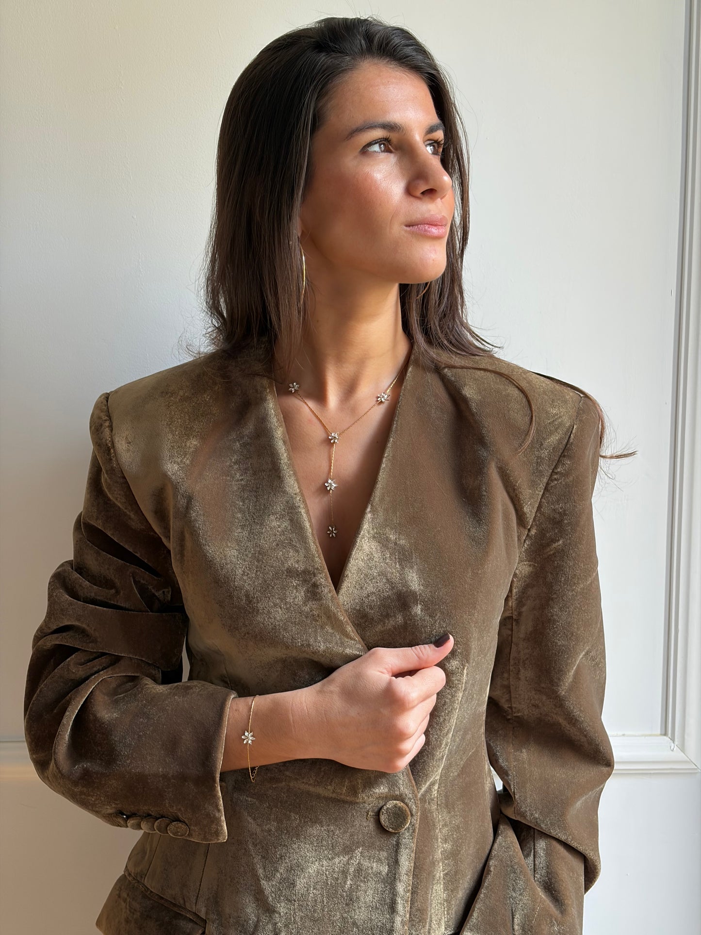 COLLAR FLORES CIRCONITAS