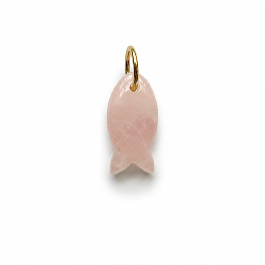 Charm pez tallado en cuarzo rosa natural para cordón magnético — Ayutthaya&me