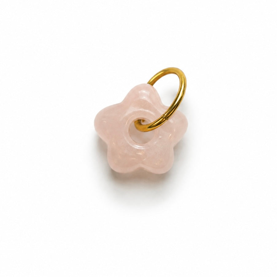 Charm flor tallado en cuarzo rosa natural para cordón magnético — Ayutthaya&me