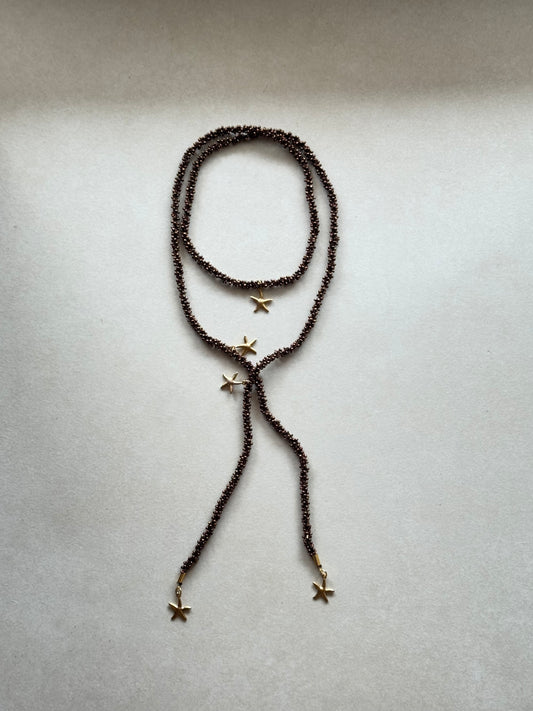 COLLAR VETTA MARRÓN (cordón ganchillo con rocalla)