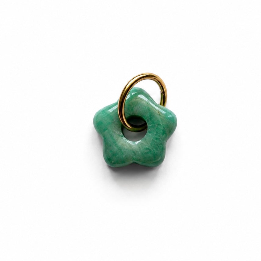 Charm flor tallado en amazonita natural para cordón magnético — Ayutthaya&me