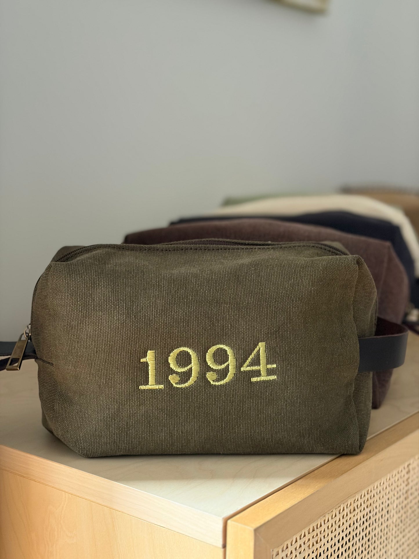 NECESER VERDE MILITAR (asas piel)