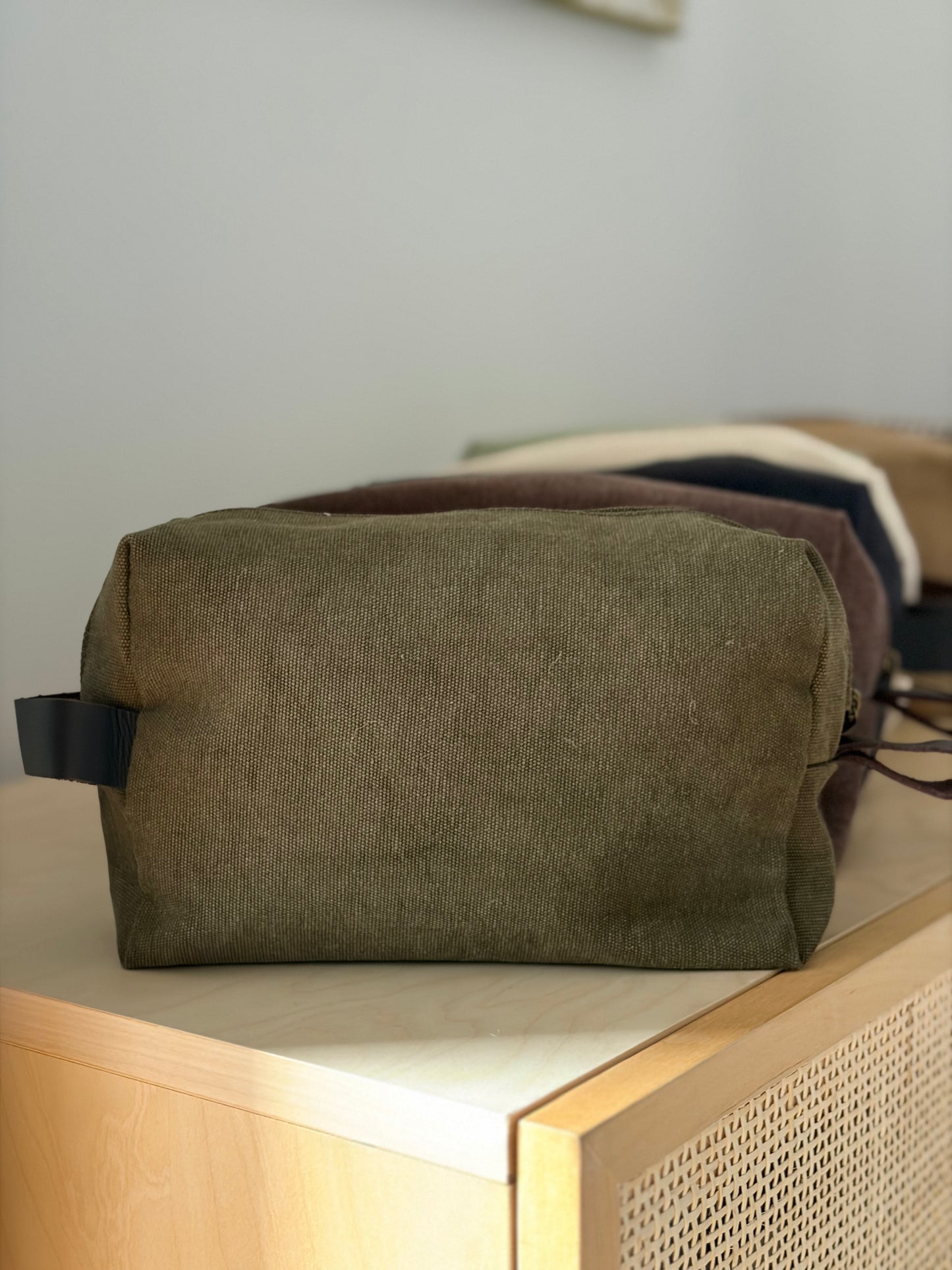 NECESER VERDE MILITAR (asas piel)