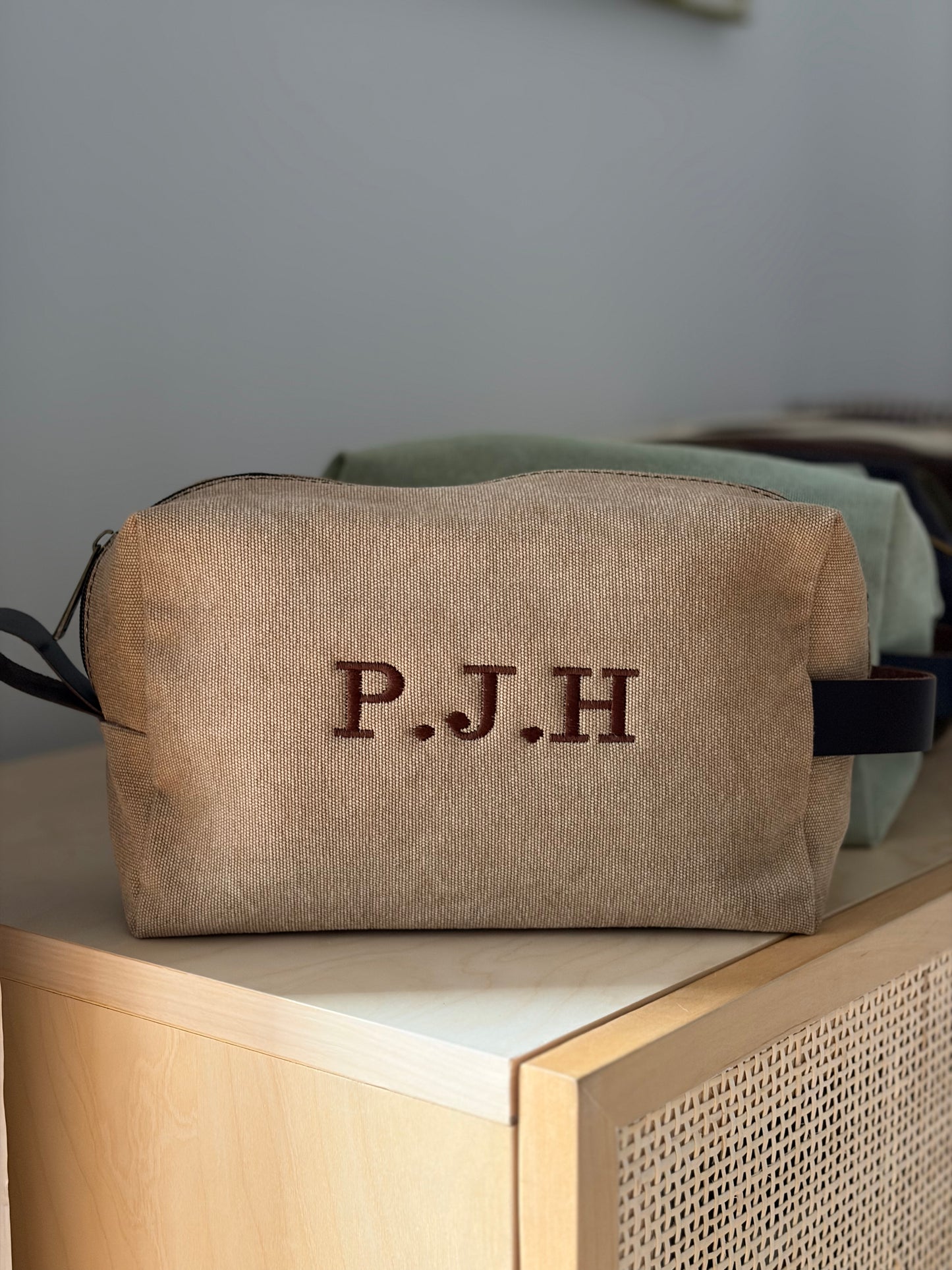 NECESER TOSTADO (asas piel)