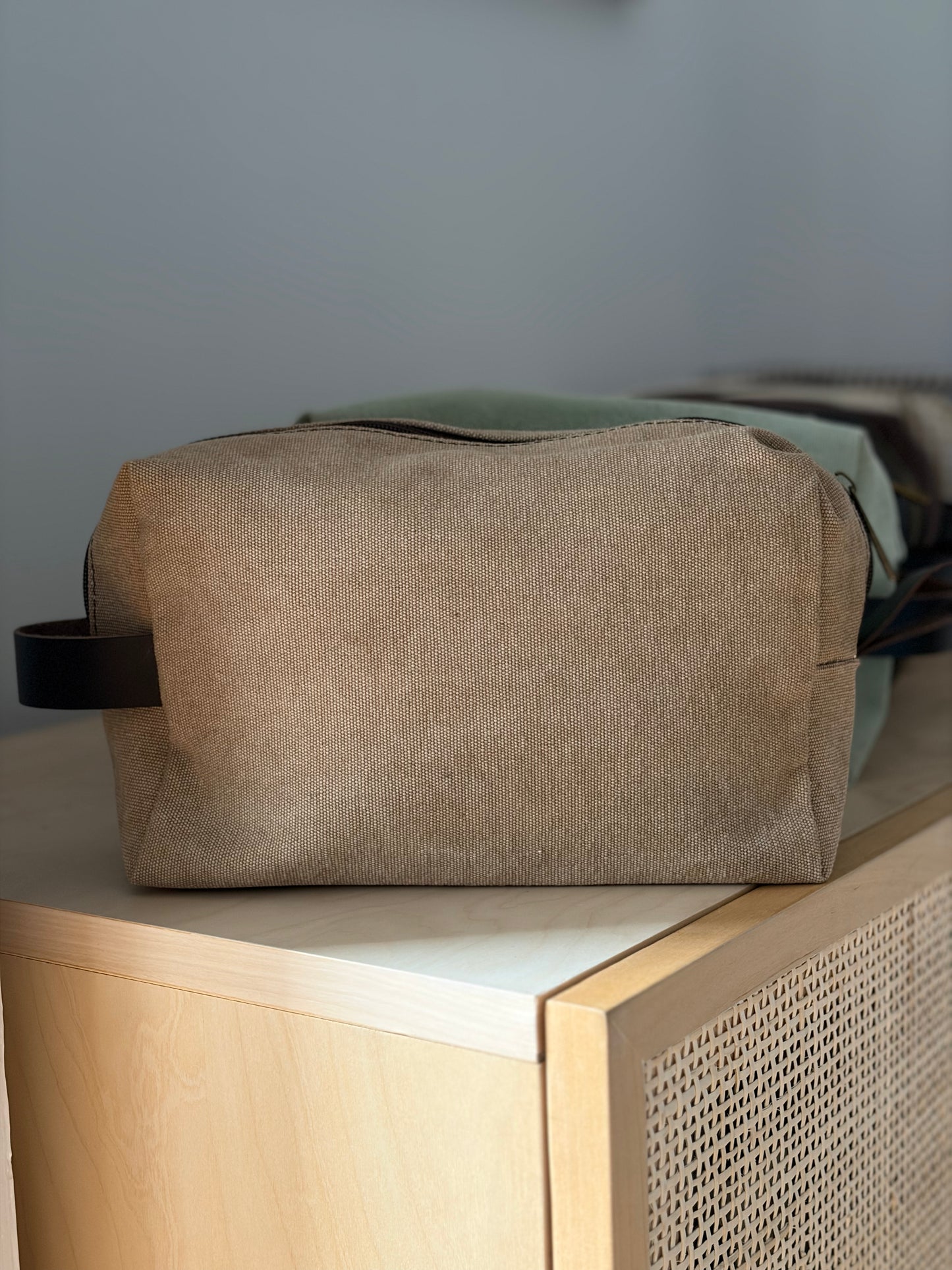 NECESER TOSTADO (asas piel)